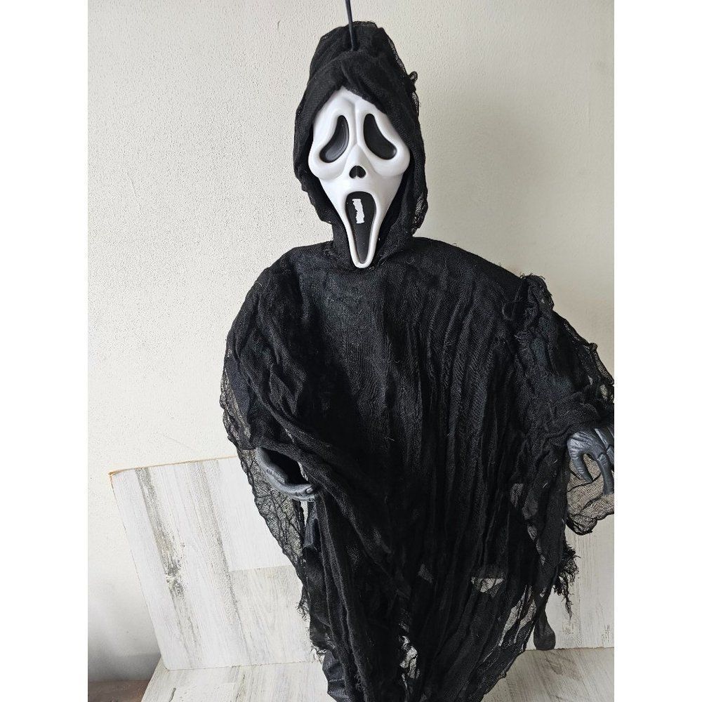 30-in screen ghost hanging Halloween prop static home decor